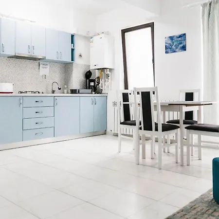 Manor By Sunny Mamaia *